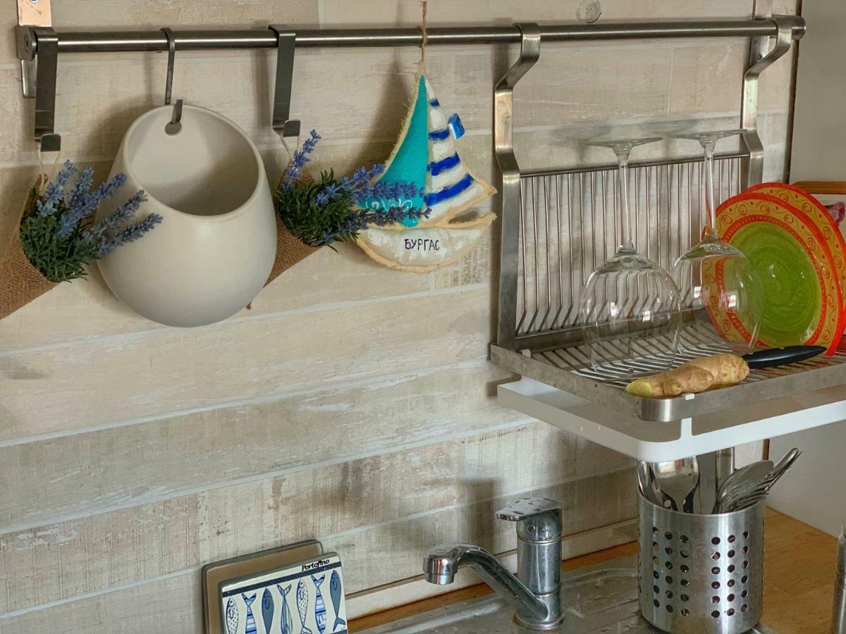 Charming Beach Holiday Apartment Лозенець Екстер'єр фото